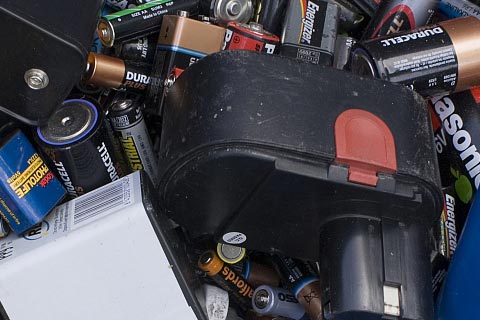 盘龙鼓楼车用电瓶回收价格,高价报废电池回收